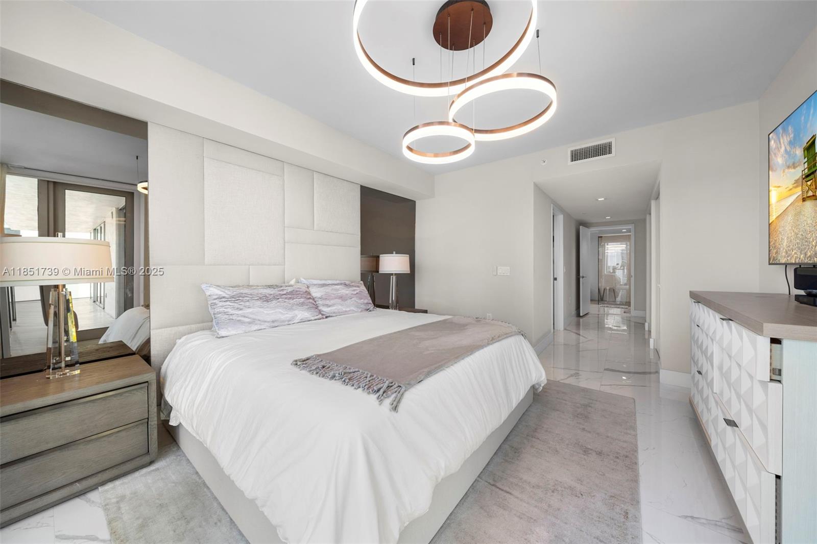 Ver detalles 4-902 3 / 4 1892 sq. ft. $ 2025-08-03 0 foto