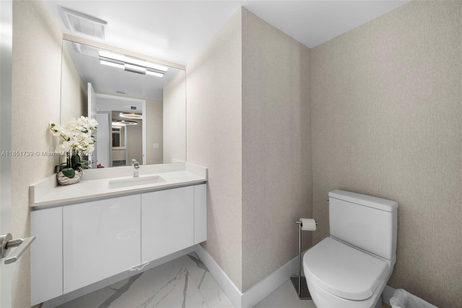 Ver detalles 4-902 3 / 4 1892 sq. ft. $ 2025-08-03 0 foto