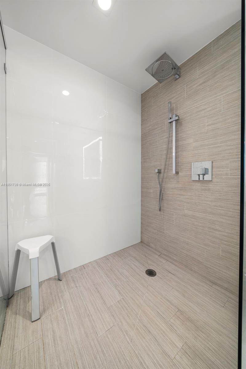 Ver detalles 4-902 3 / 4 1892 sq. ft. $ 2025-08-03 0 foto