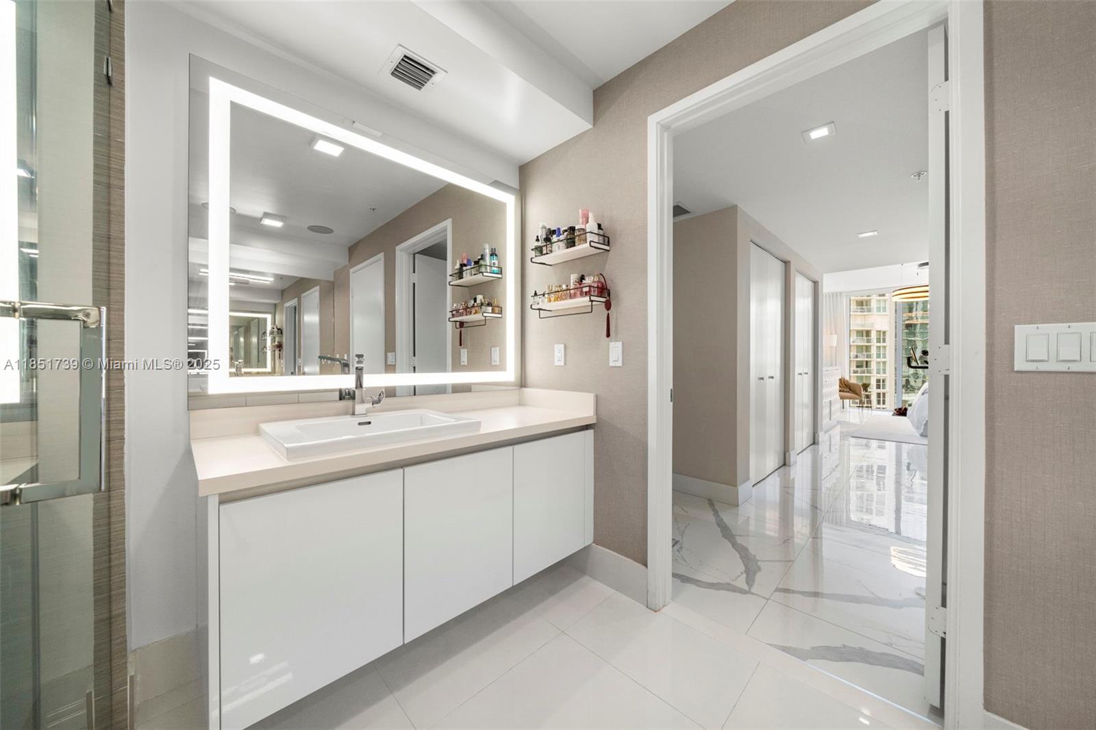 Ver detalles 4-902 3 / 4 1892 sq. ft. $ 2025-08-03 0 foto