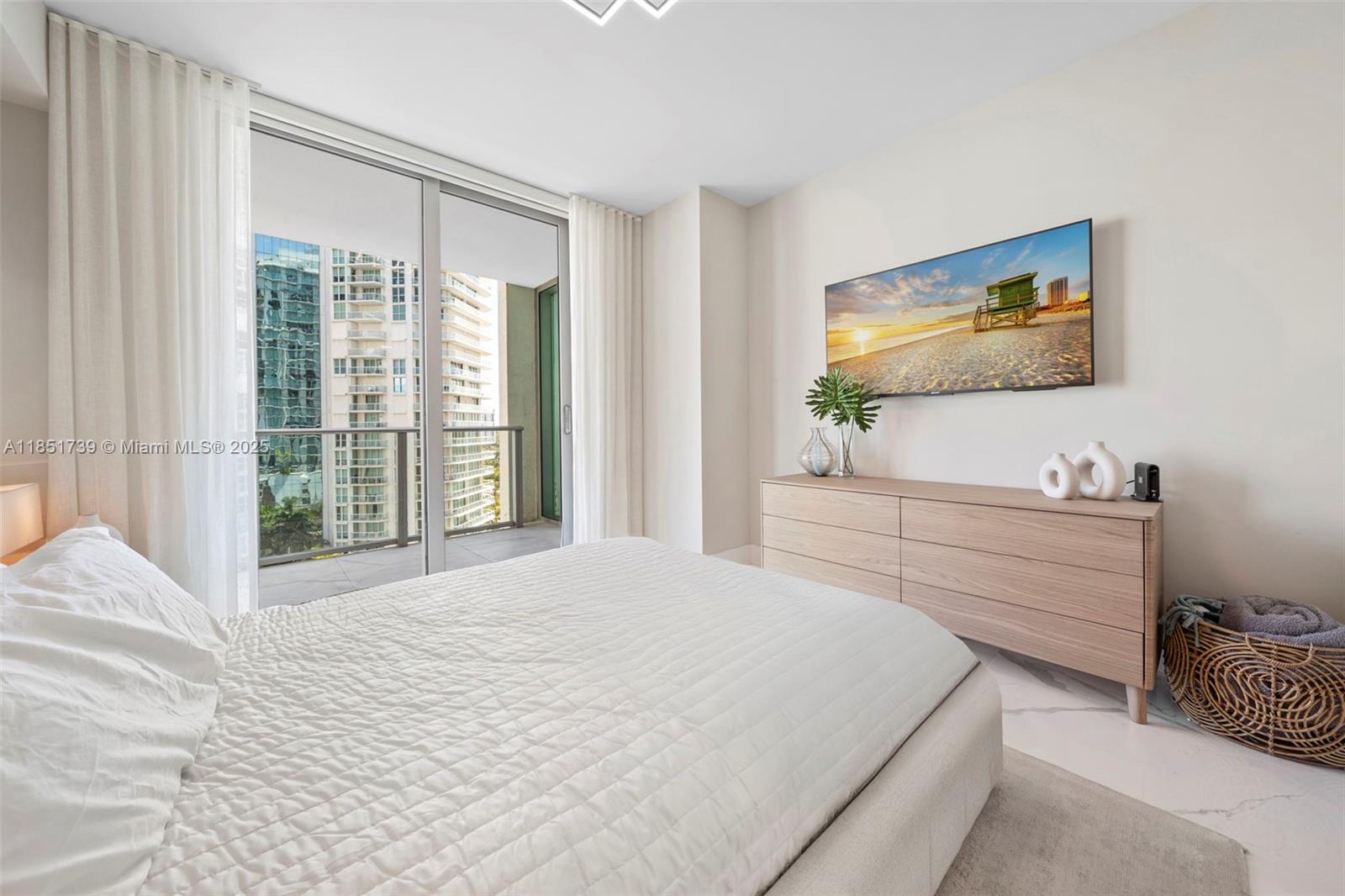 Ver detalles 4-902 3 / 4 1892 sq. ft. $ 2025-08-03 0 foto
