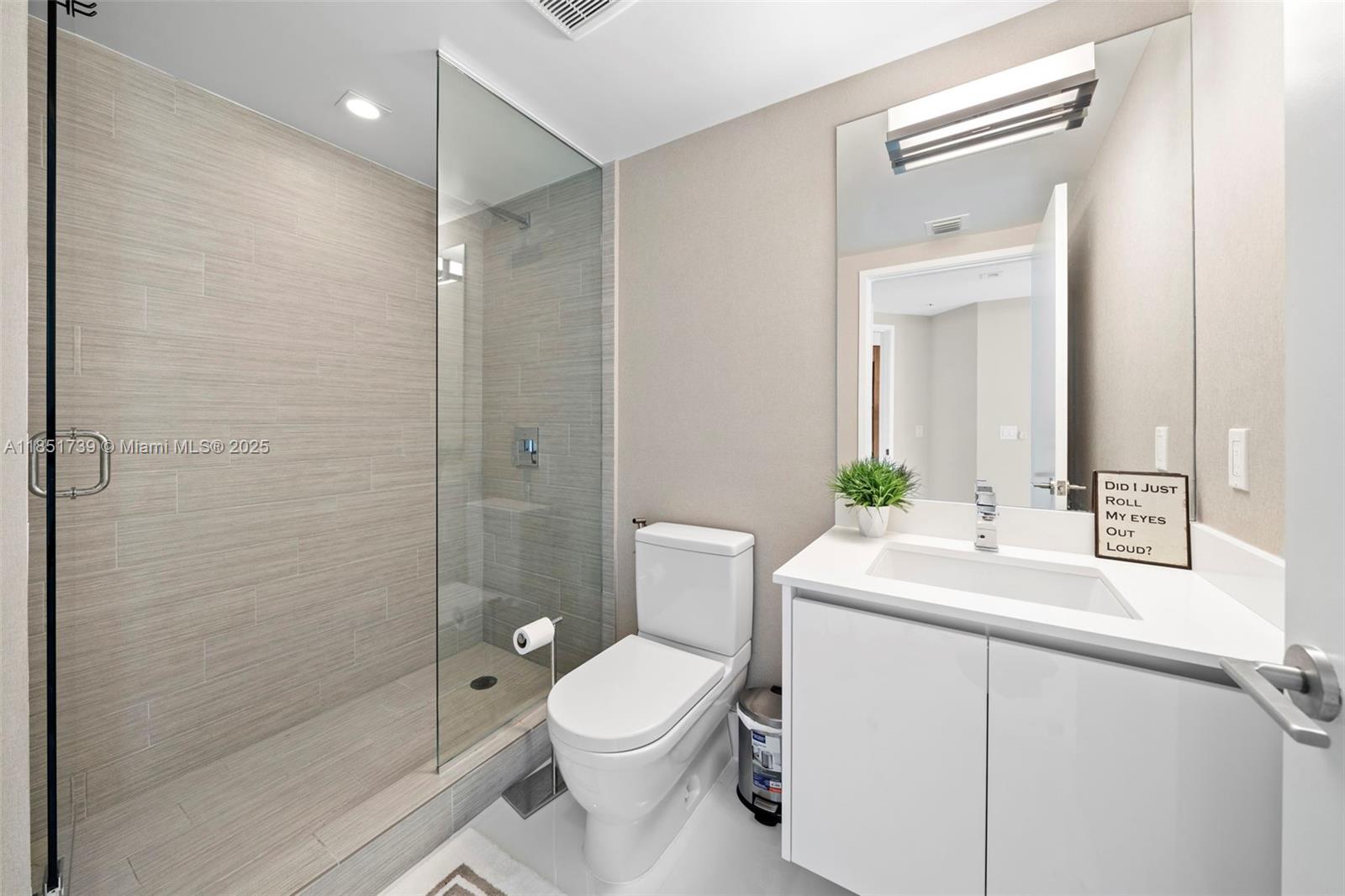 Ver detalles 4-902 3 / 4 1892 sq. ft. $ 2025-08-03 0 foto