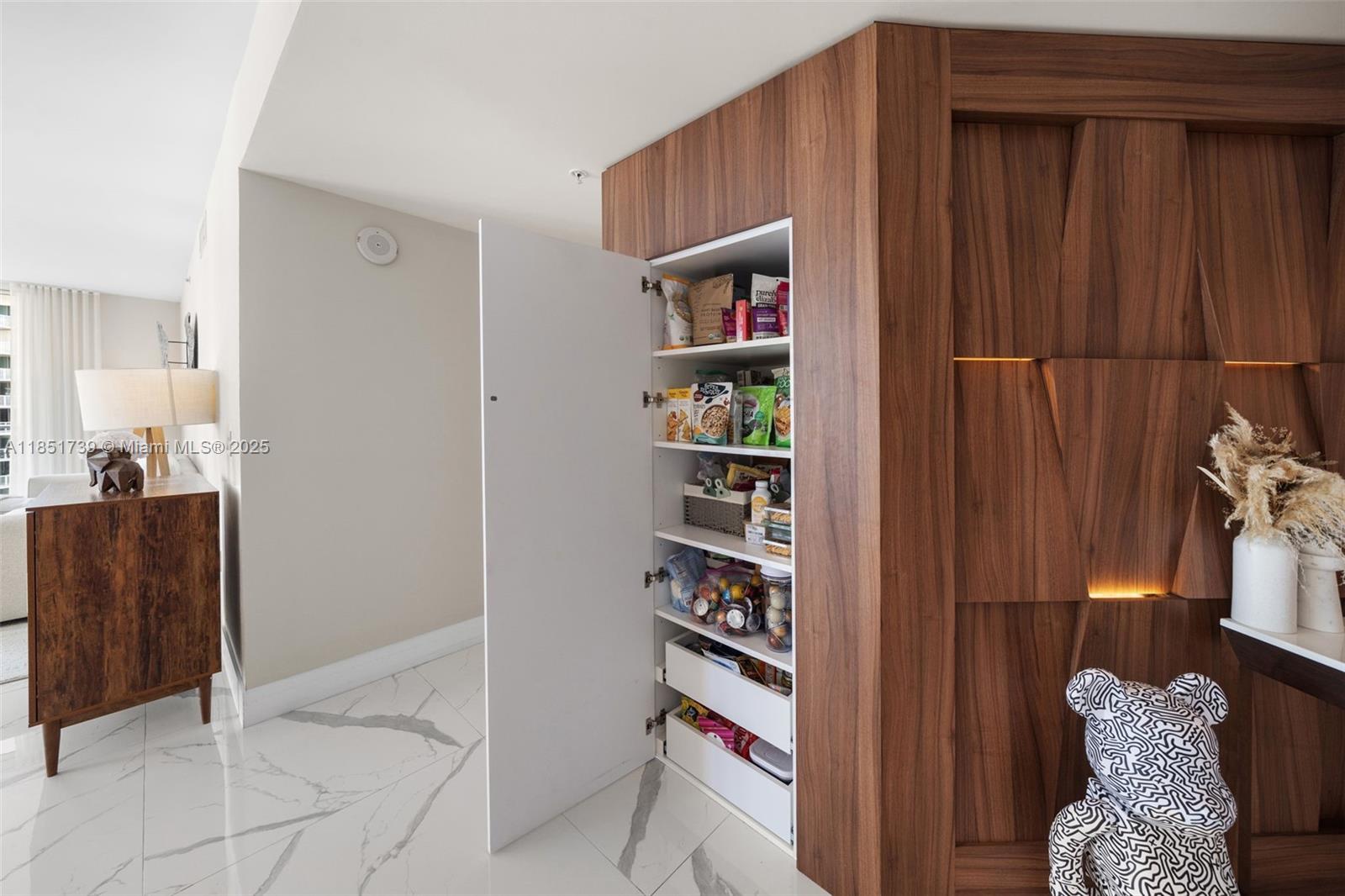 Ver detalles 4-902 3 / 4 1892 sq. ft. $ 2025-08-03 0 foto