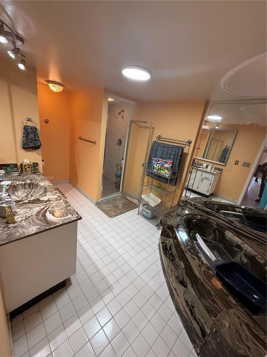Photo of 1865 Ocean Dr  #20N, Hallandale Beach, Florida, 33009 - 