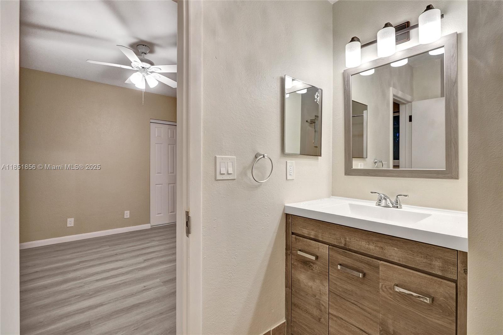 See details / 2176 sq. ft. $ 2025-08-11 0 Photo