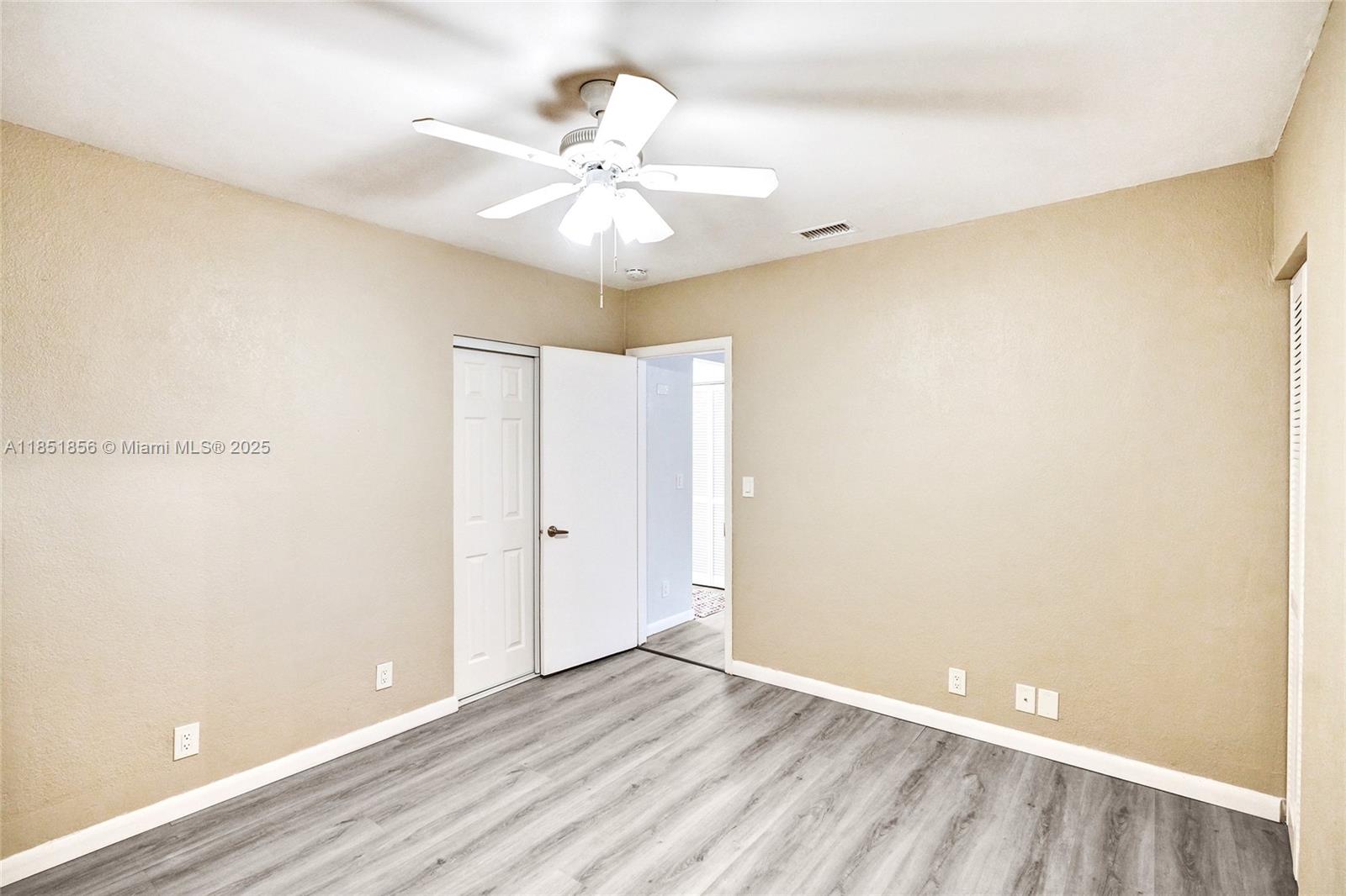 See details / 2176 sq. ft. $ 2025-08-11 0 Photo