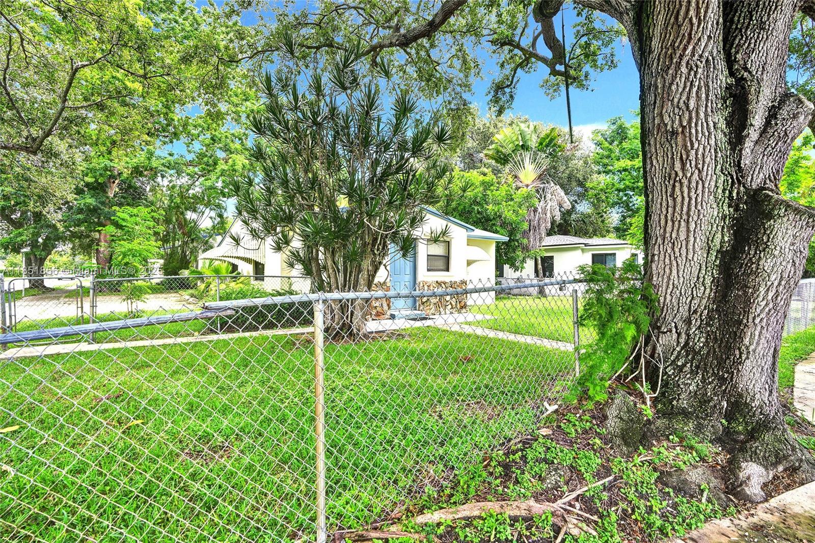 See details / 2176 sq. ft. $ 2025-08-11 0 Photo