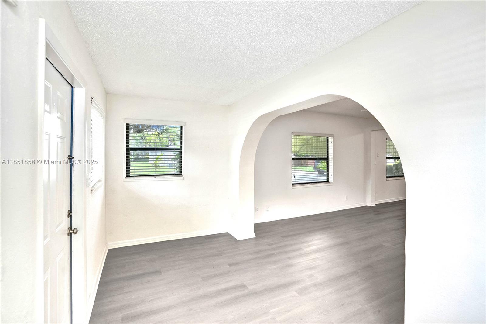 See details / 2176 sq. ft. $ 2025-08-11 0 Photo