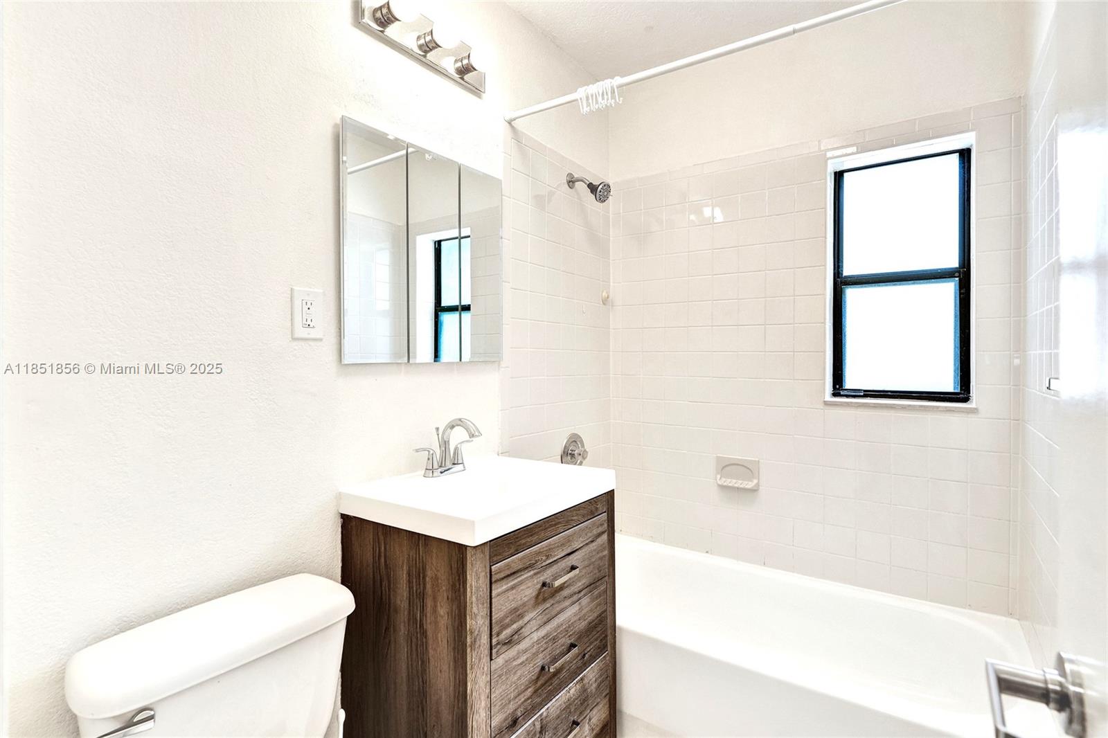 See details / 2176 sq. ft. $ 2025-08-11 0 Photo