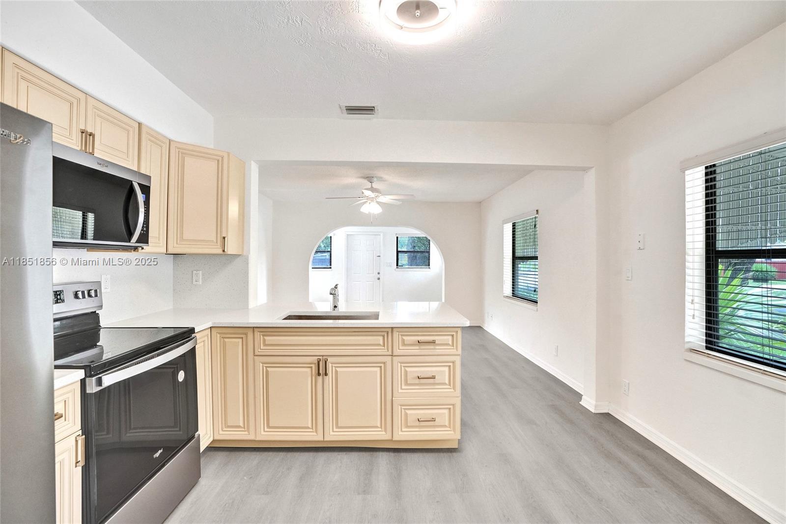 See details / 2176 sq. ft. $ 2025-08-11 0 Photo