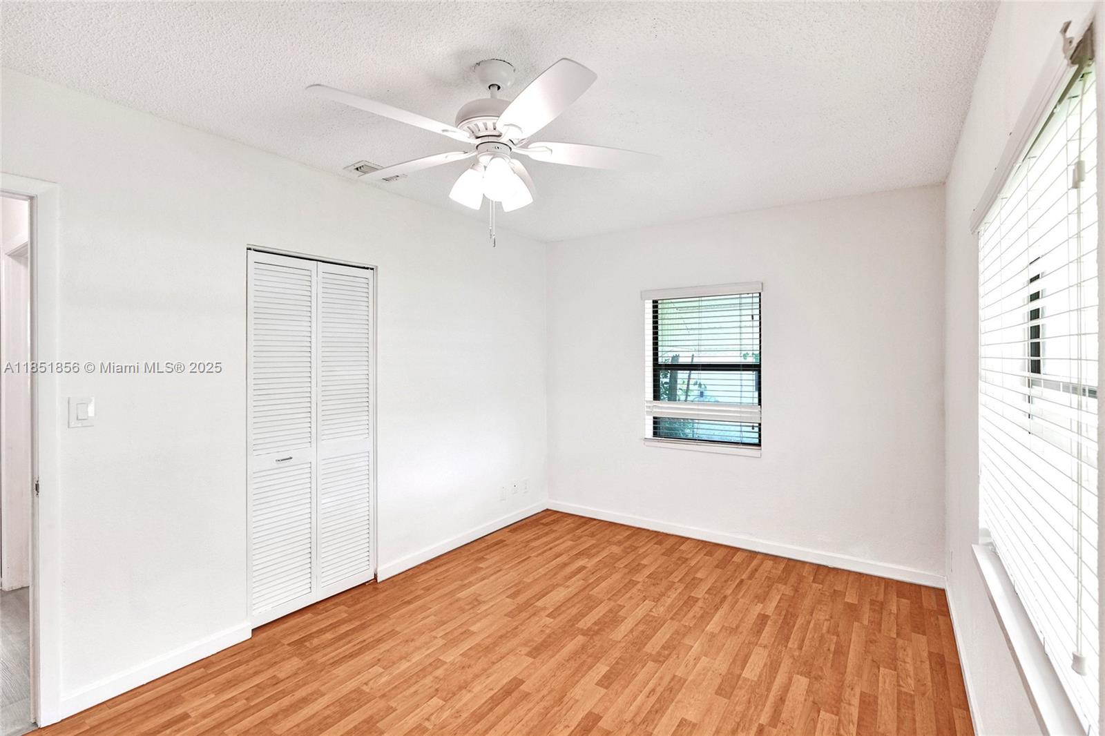 See details / 2176 sq. ft. $ 2025-08-11 0 Photo