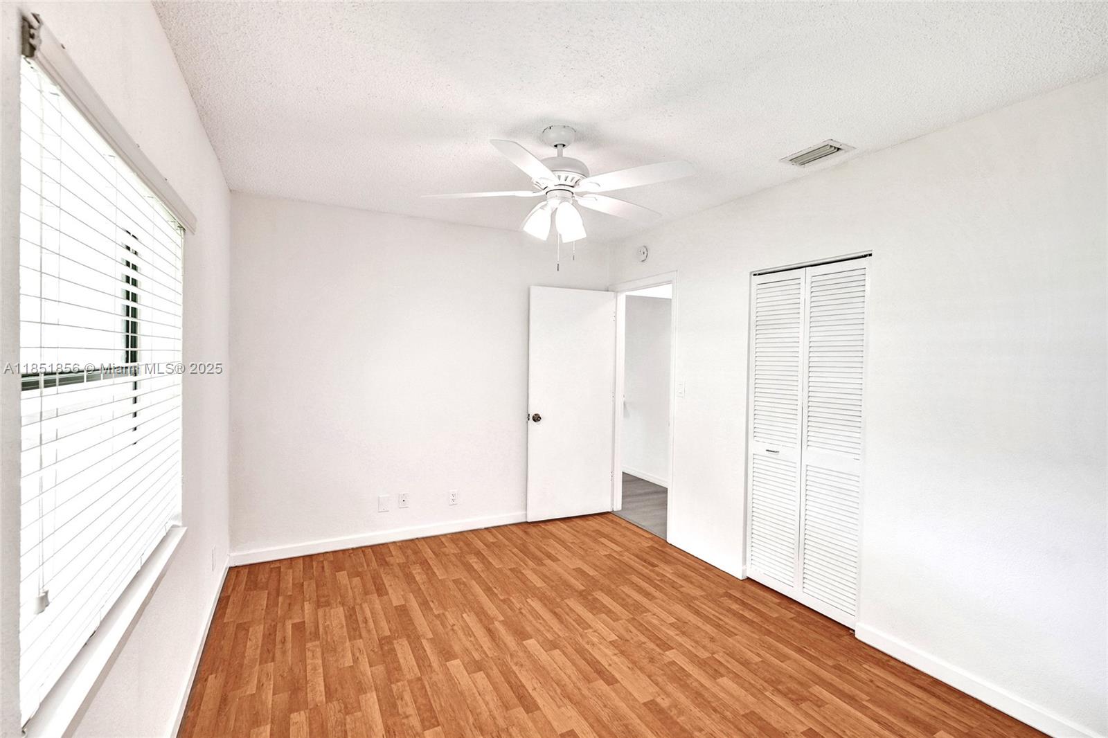 See details / 2176 sq. ft. $ 2025-08-11 0 Photo