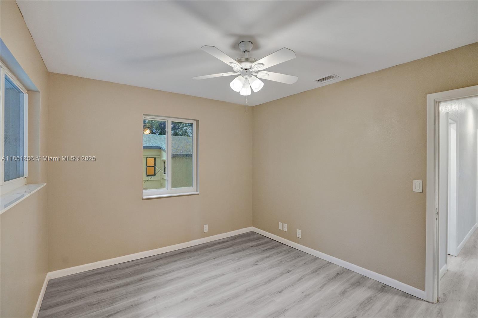 See details / 2176 sq. ft. $ 2025-08-11 0 Photo