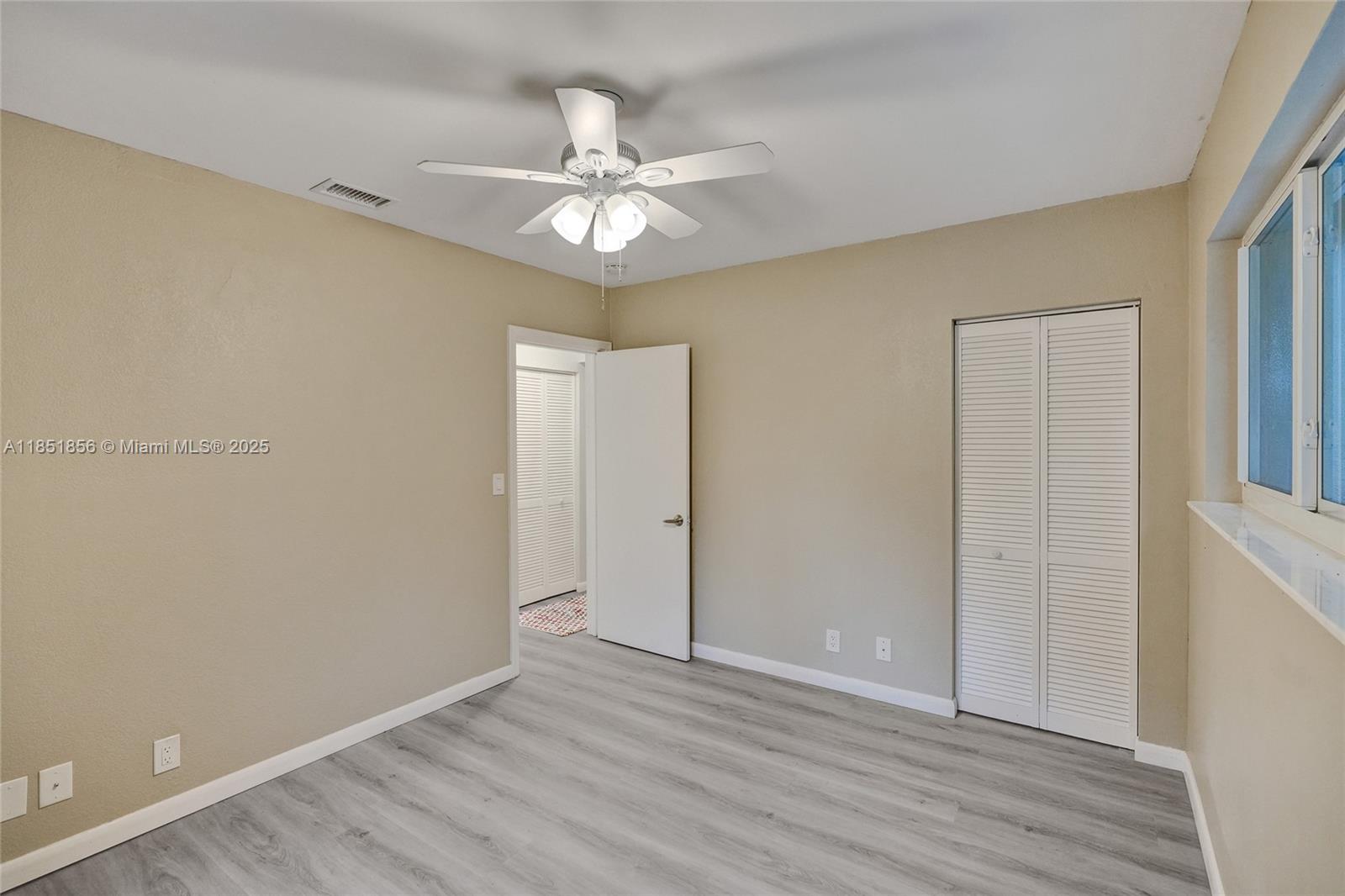 See details / 2176 sq. ft. $ 2025-08-11 0 Photo