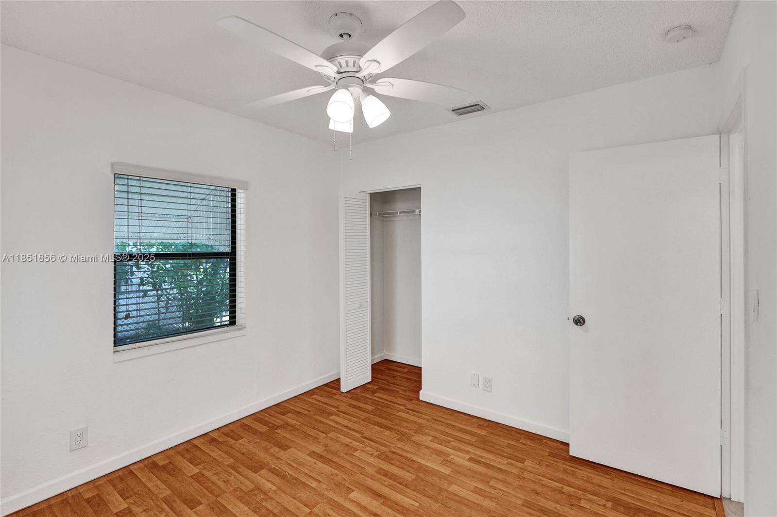 See details / 2176 sq. ft. $ 2025-08-11 0 Photo