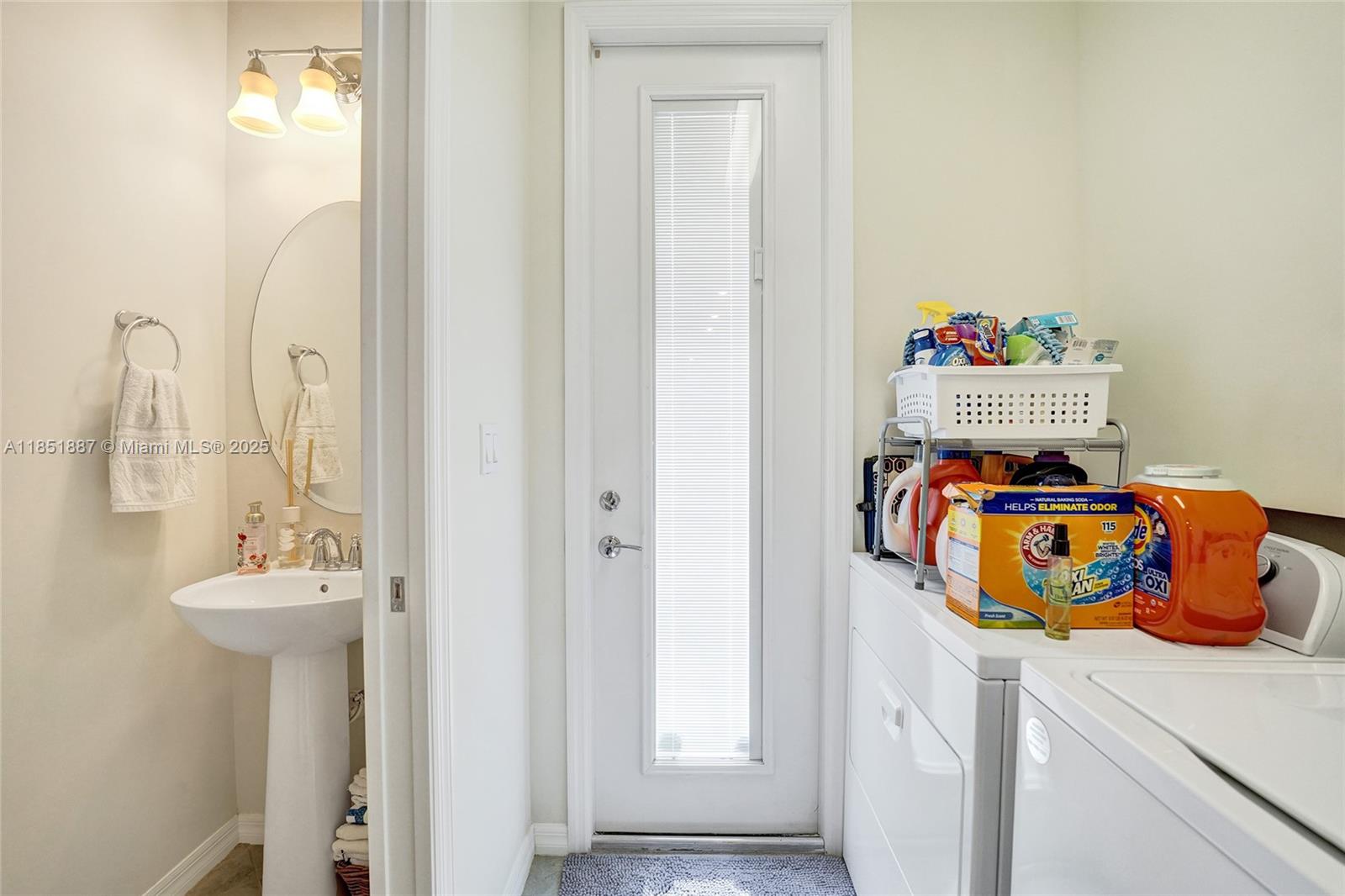 See details 4810 3 / 3 1561 sq. ft. $ 2025-08-04 0 Photo