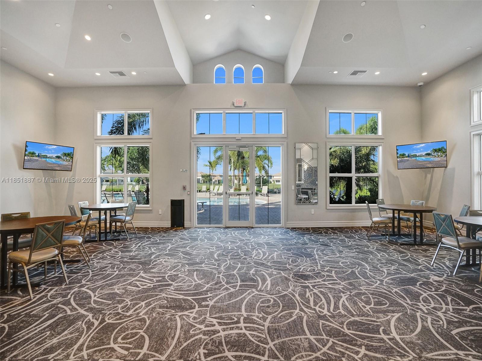 See details 4810 3 / 3 1561 sq. ft. $ 2025-08-04 0 Photo