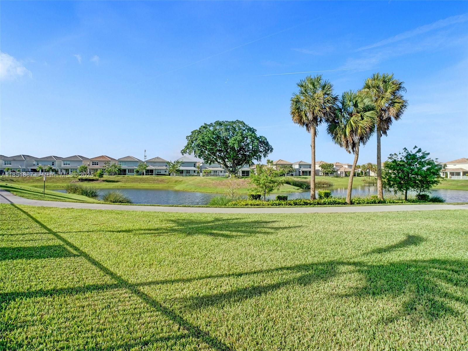 See details 4810 3 / 3 1561 sq. ft. $ 2025-08-04 0 Photo