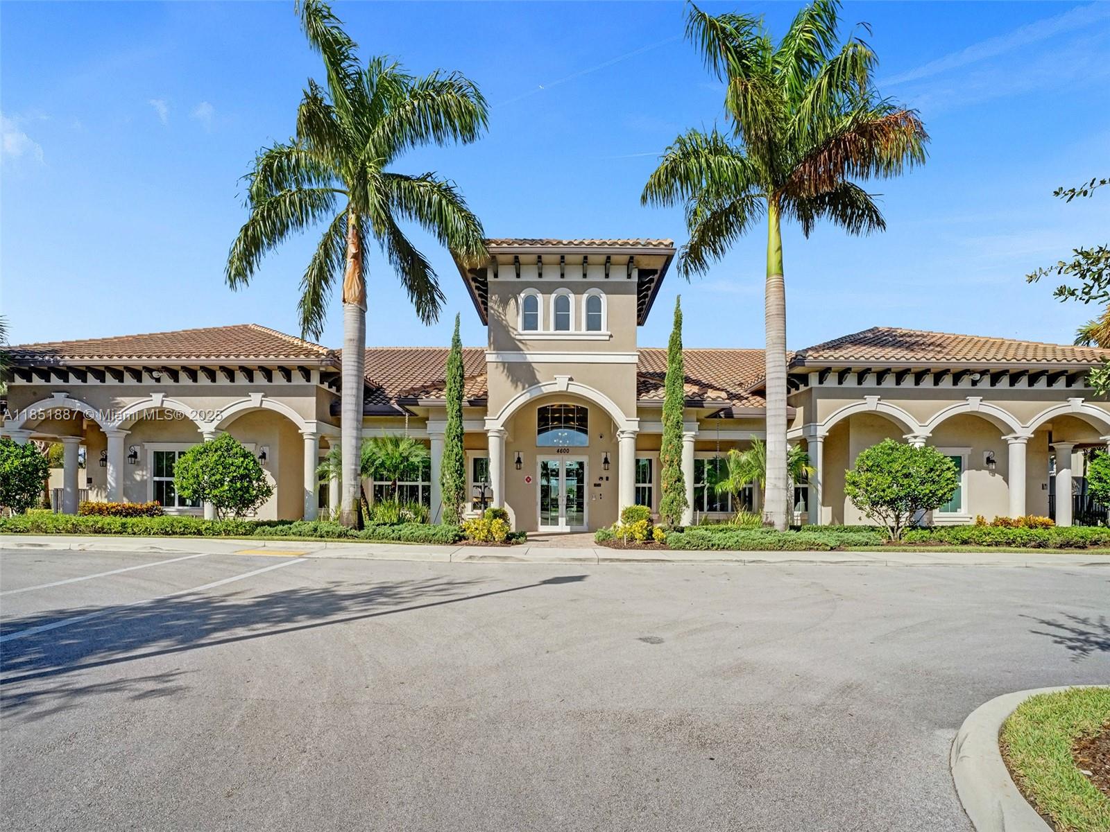 See details 4810 3 / 3 1561 sq. ft. $ 2025-08-04 0 Photo