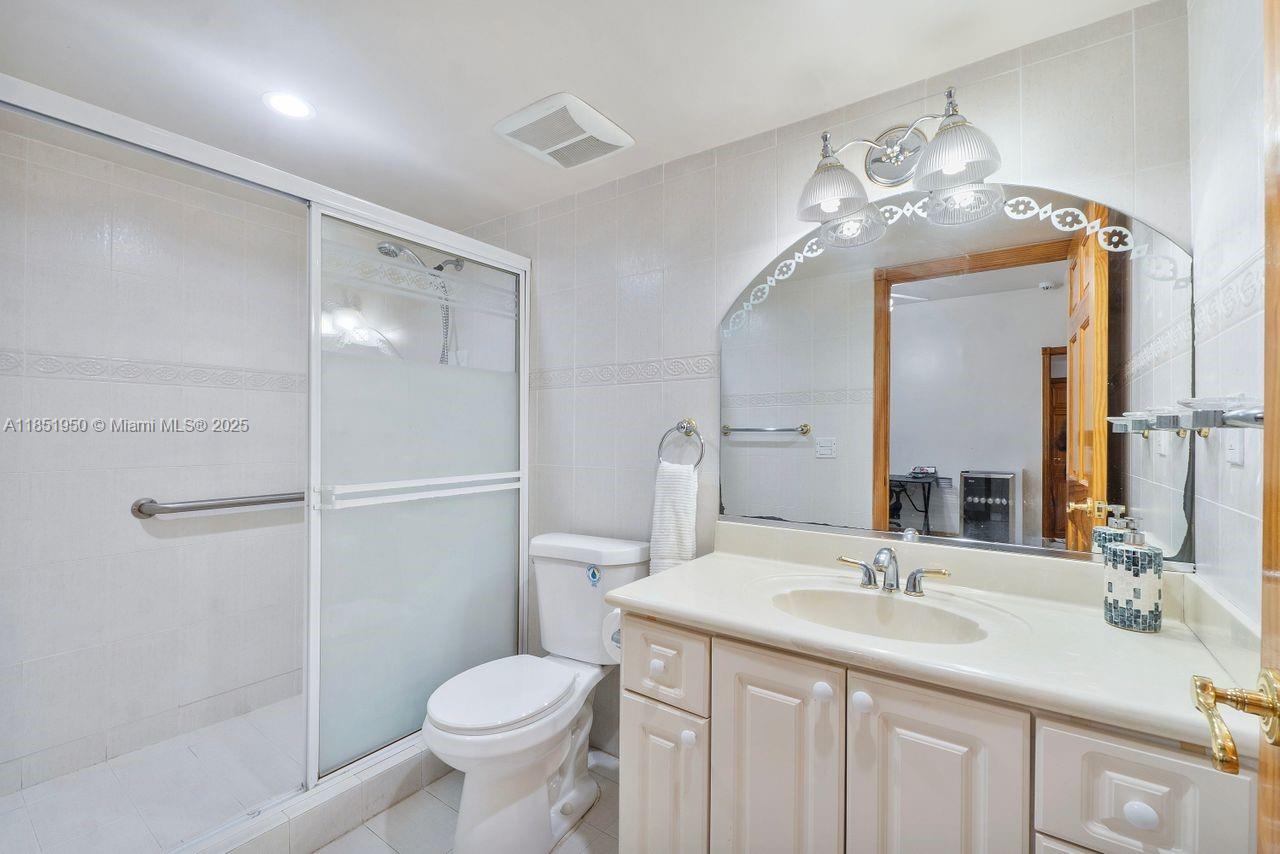 See details / sq. ft. $ 2025-08-04 0 Photo