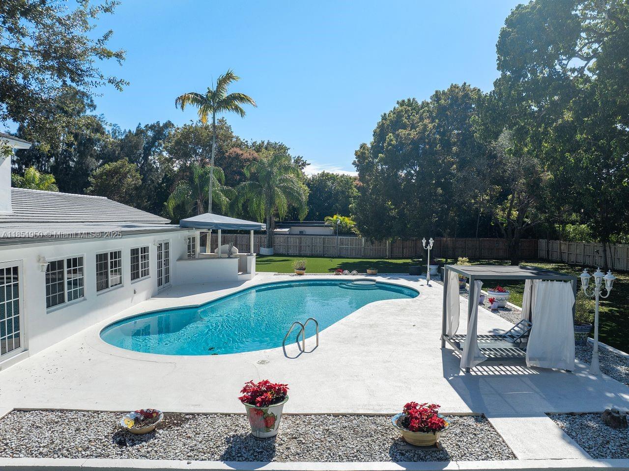 See details / sq. ft. $ 2025-08-04 0 Photo