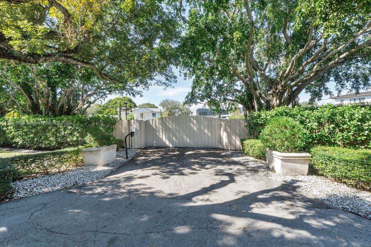 See details / sq. ft. $ 2025-08-04 0 Photo