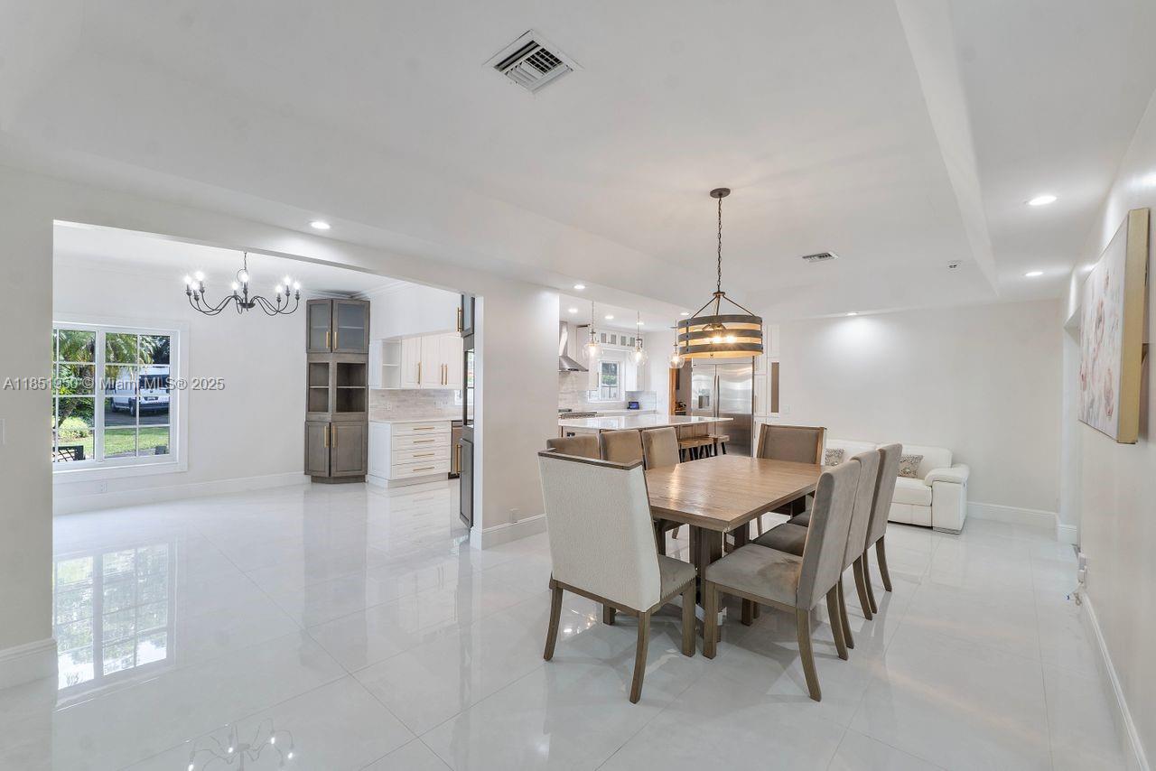 See details / sq. ft. $ 2025-08-04 0 Photo