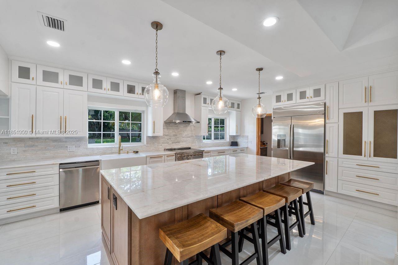 See details / sq. ft. $ 2025-08-04 0 Photo