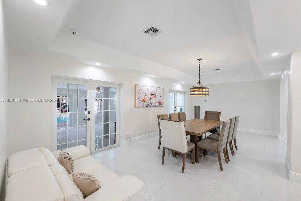 See details / sq. ft. $ 2025-08-04 0 Photo