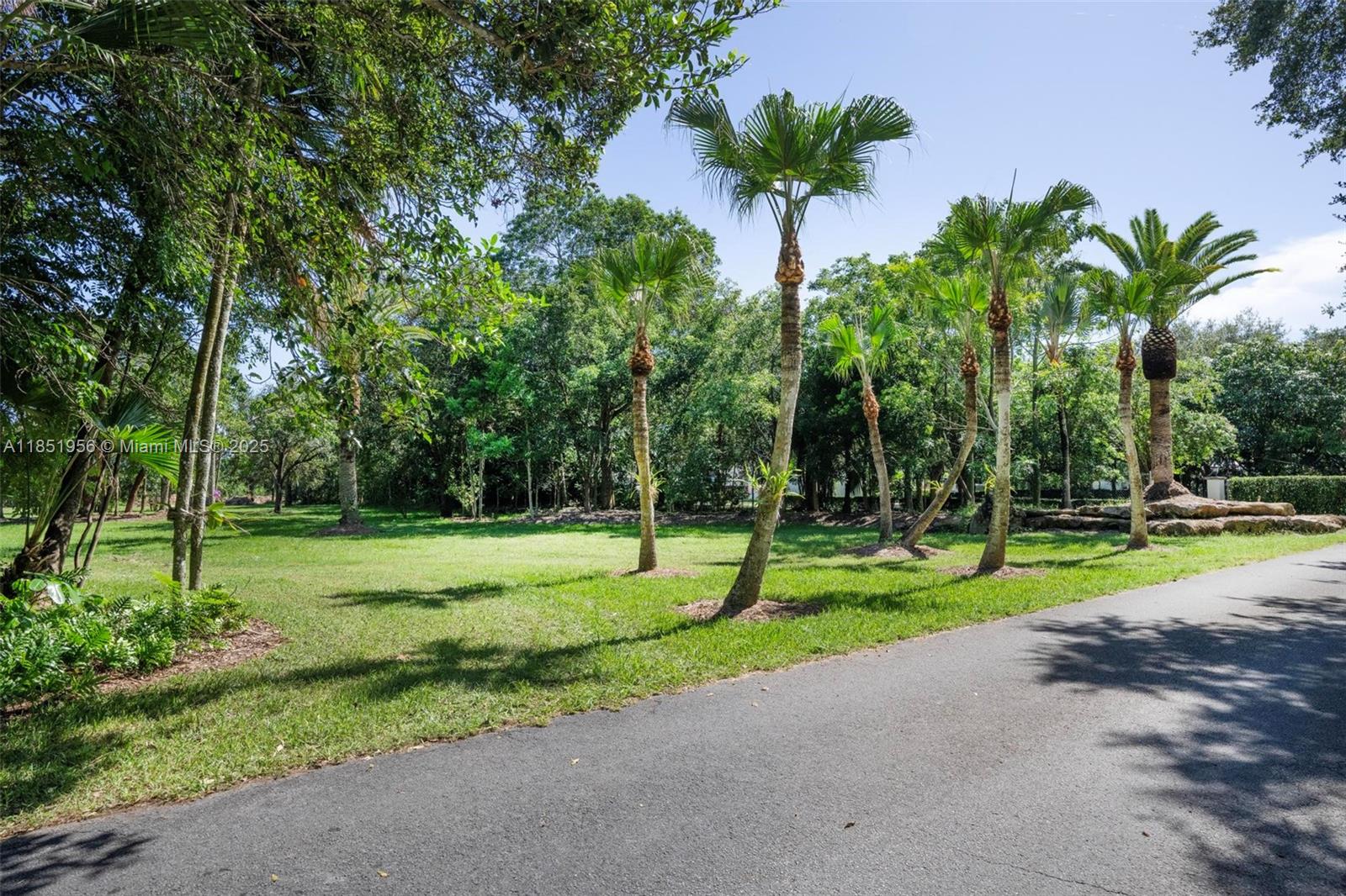 See details / sq. ft. $ 2025-08-04 0 Photo