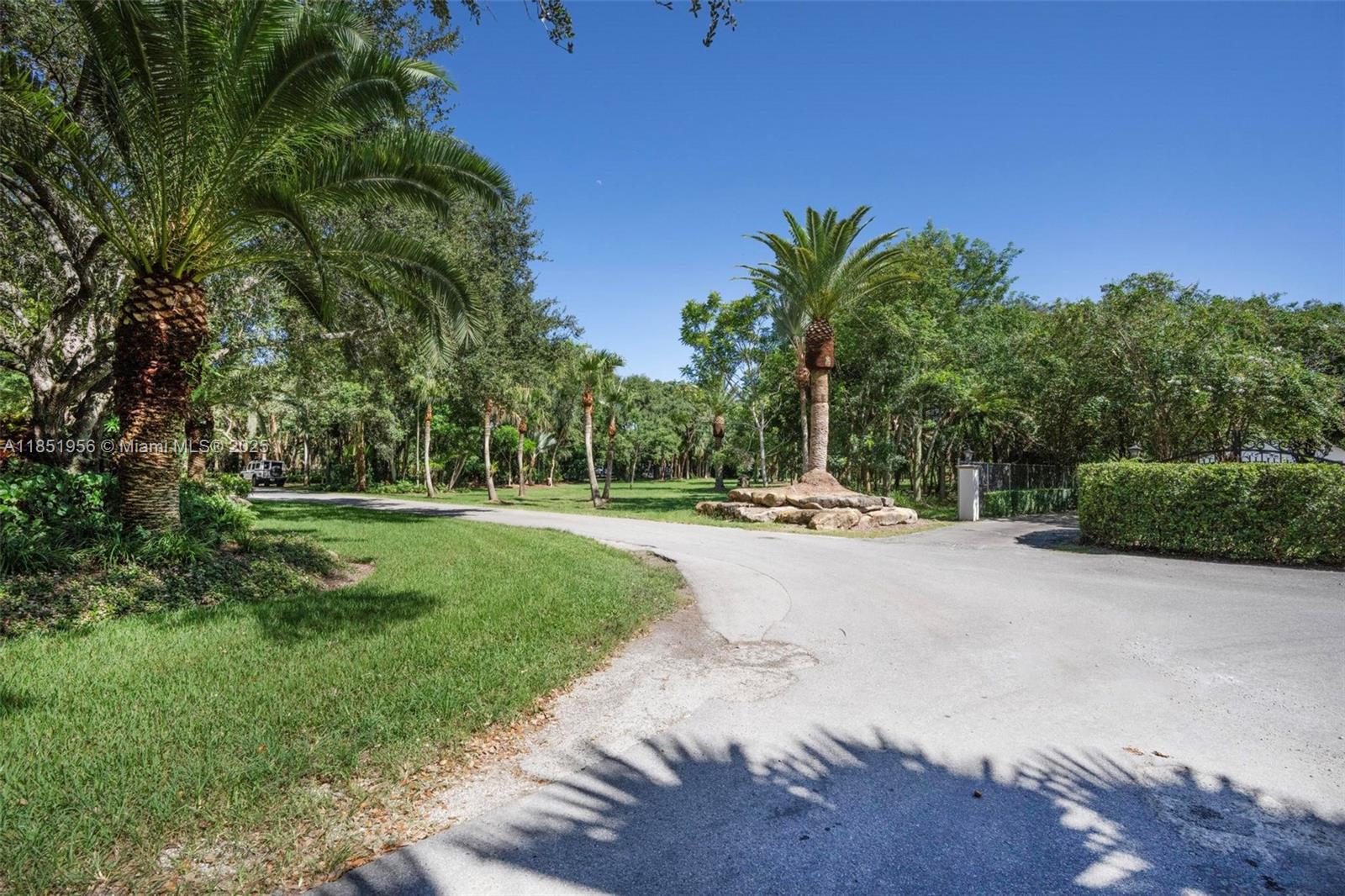 See details / sq. ft. $ 2025-08-04 0 Photo