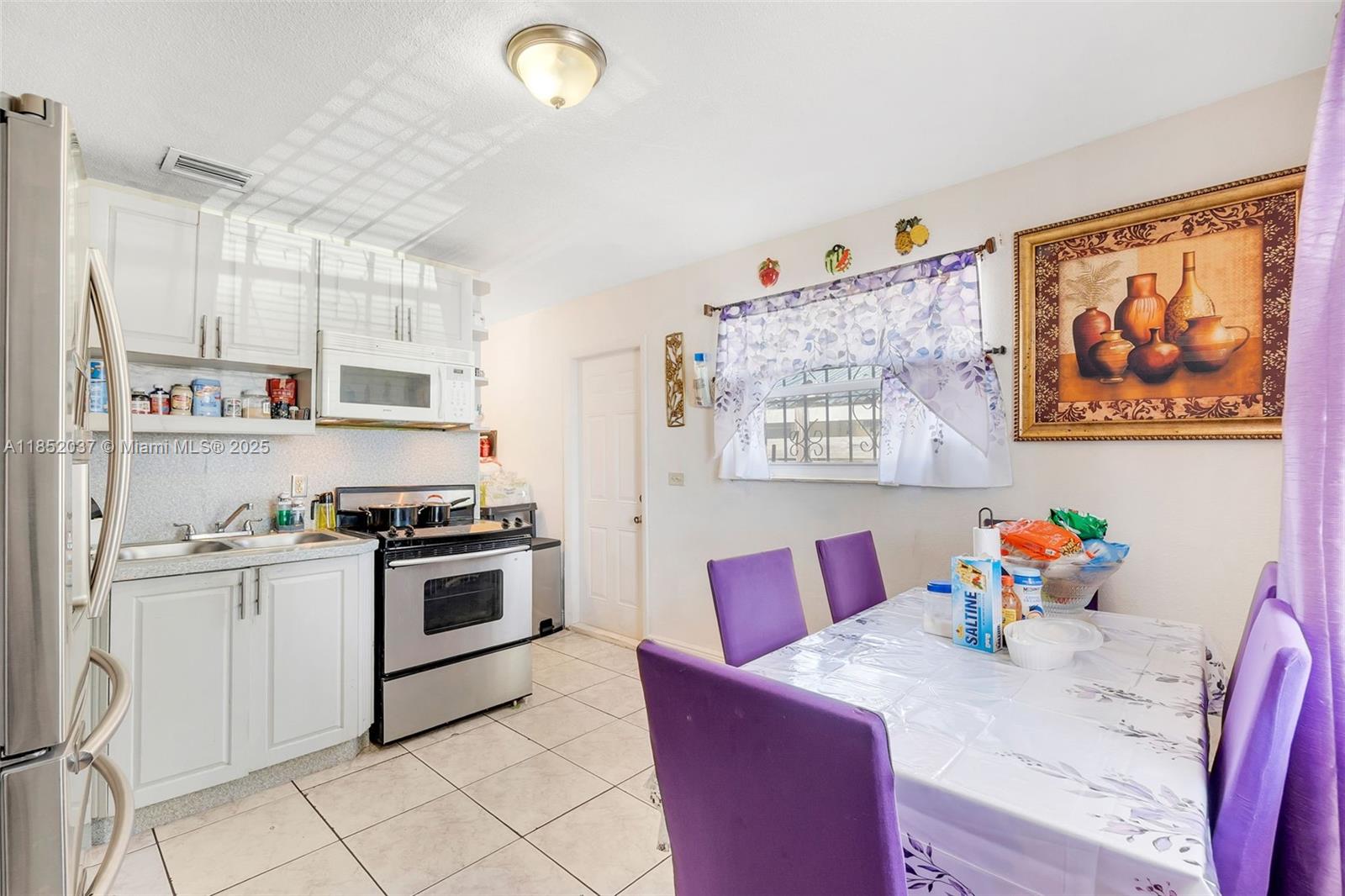 Ver detalles / 2400 sq. ft. $ 2025-08-04 0 foto