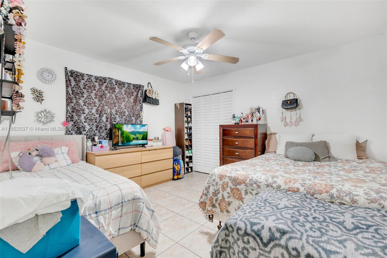 Ver detalles / 2400 sq. ft. $ 2025-08-04 0 foto