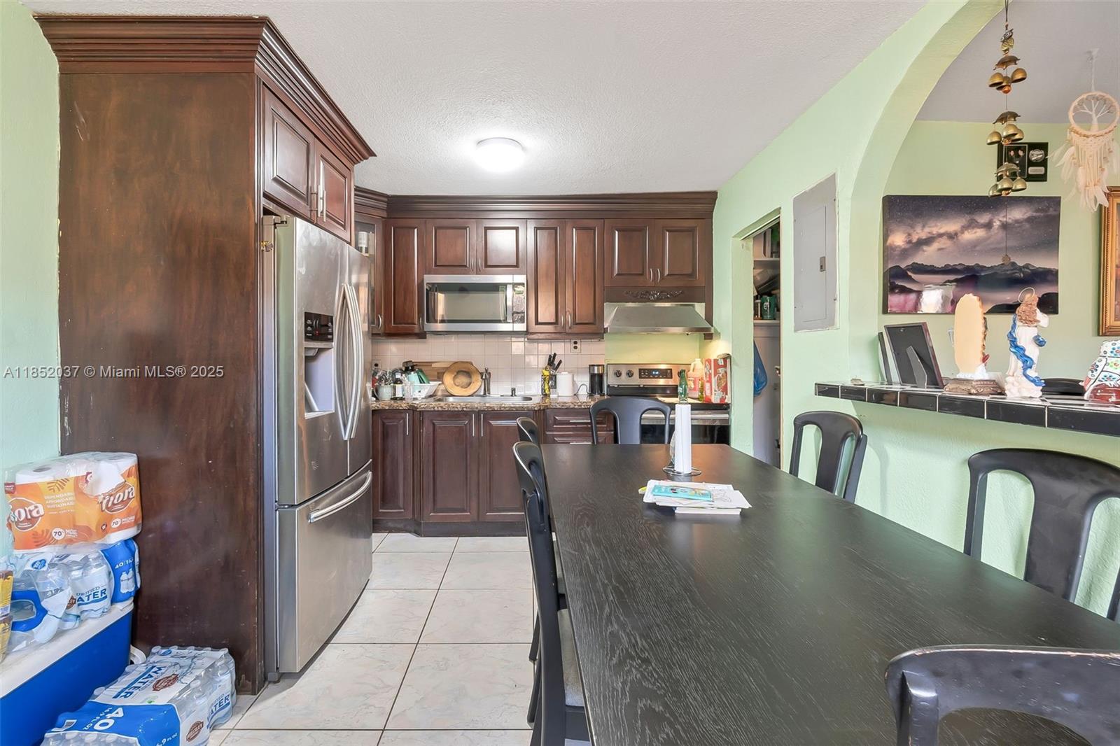 Ver detalles / 2400 sq. ft. $ 2025-08-04 0 foto