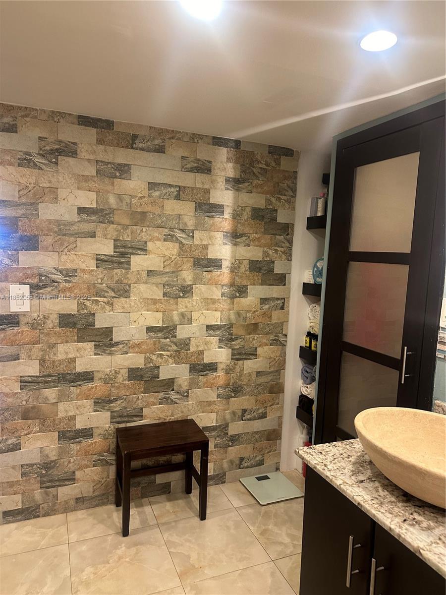 Photo of 1500 Ocean Dr  #5G, Hollywood, Florida, 33019 - 