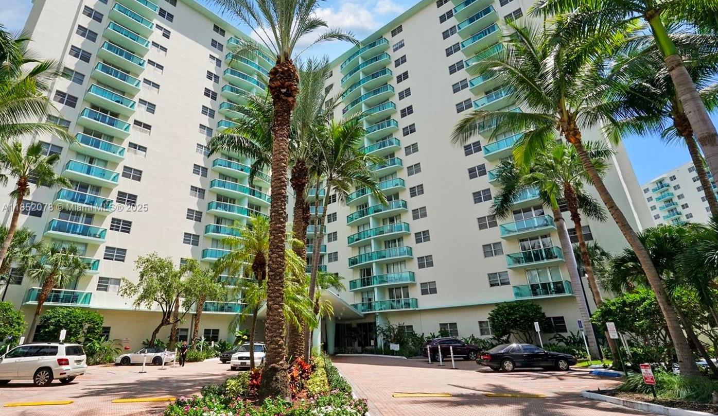 Photo of 3901 Ocean Dr  #2D, Hollywood, Florida, 33019 - 