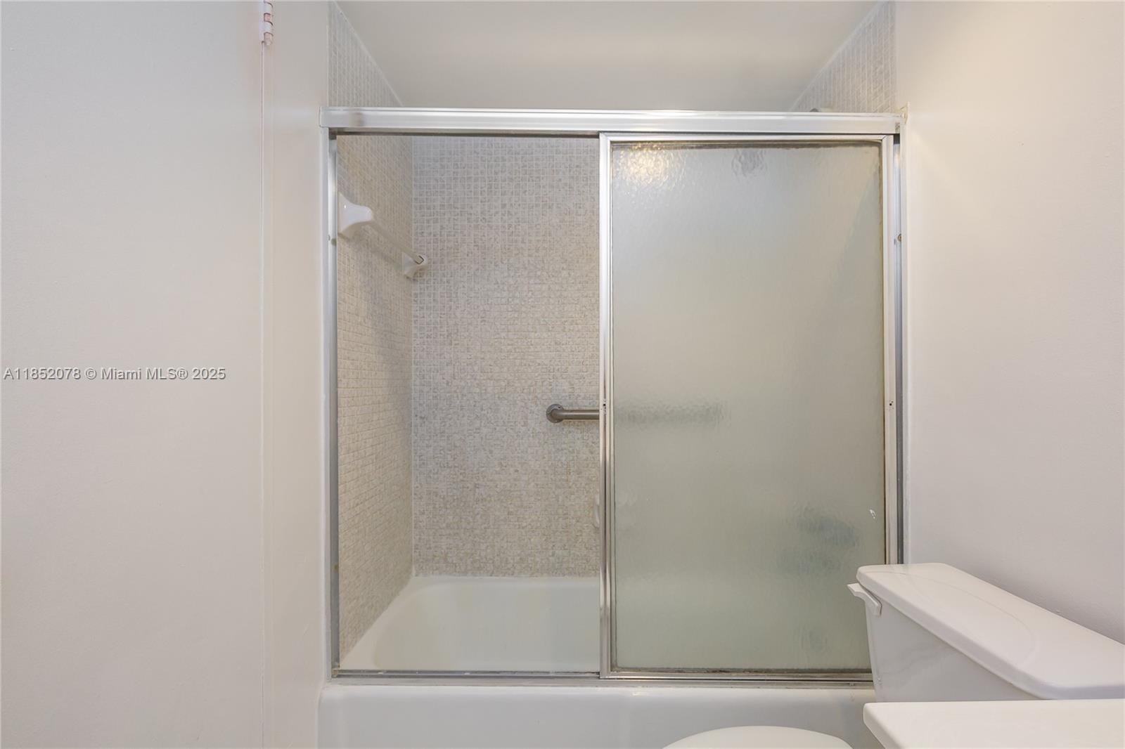 Photo of 3901 Ocean Dr  #2D, Hollywood, Florida, 33019 - 