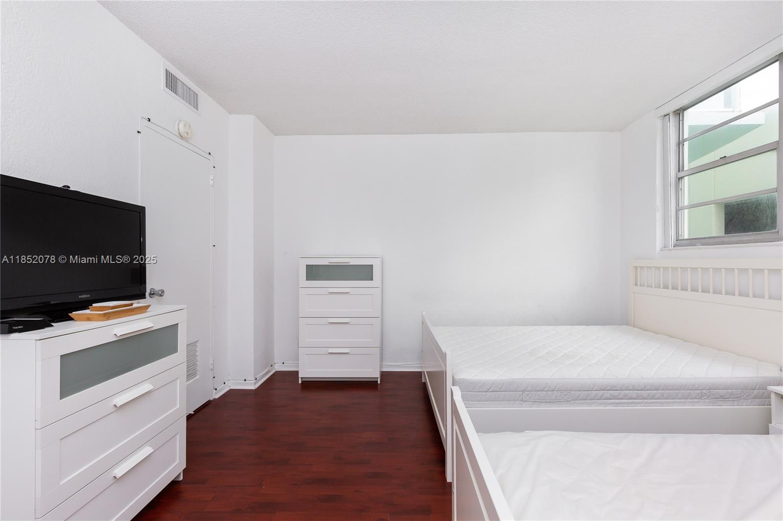 Photo of 3901 Ocean Dr  #2D, Hollywood, Florida, 33019 - 