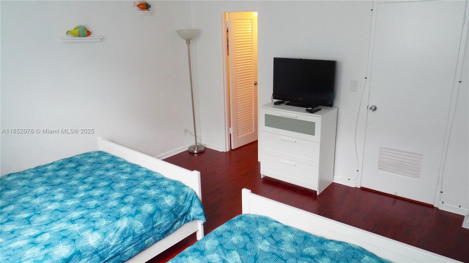 Photo of 3901 Ocean Dr  #2D, Hollywood, Florida, 33019 - 