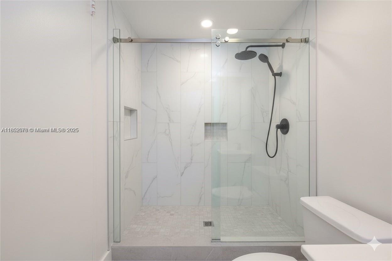 Photo of 3901 Ocean Dr  #2D, Hollywood, Florida, 33019 - 