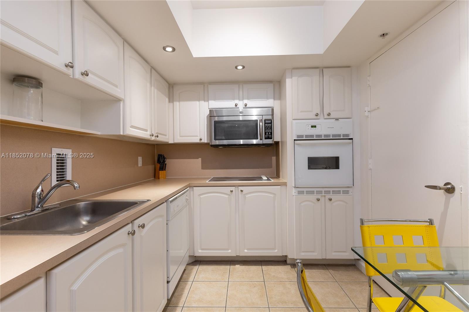 Photo of 3901 Ocean Dr  #2D, Hollywood, Florida, 33019 - 
