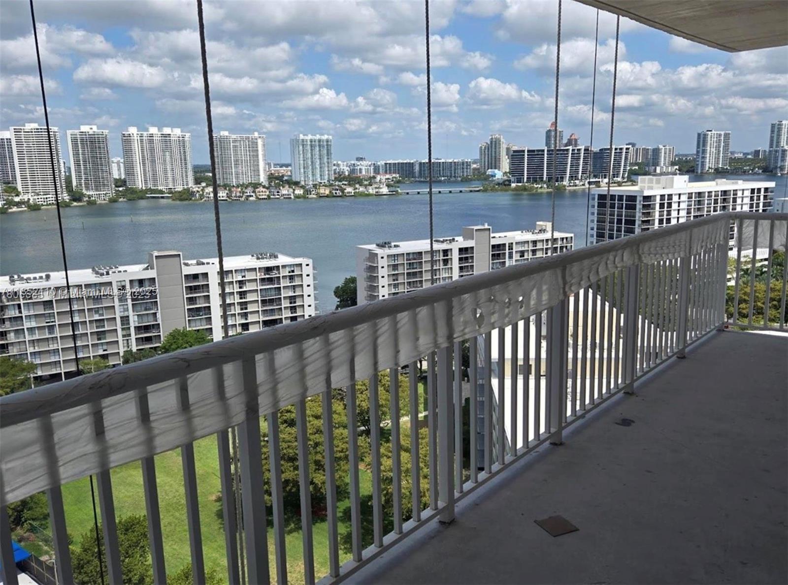 Ver detalles 2020 2 / 2 1488 sq. ft. $ 2025-08-04 0 foto