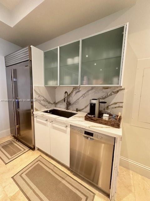 See details 4004 3 / 4 2174 sq. ft. $ 2025-08-04 0 Photo