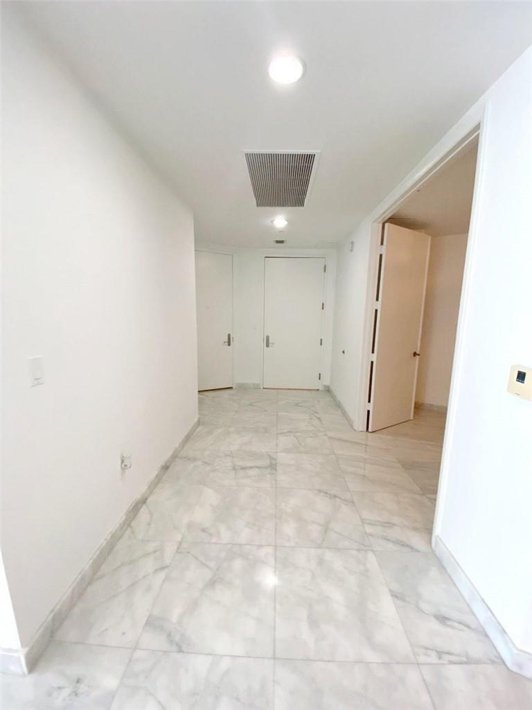2207 3 / 3 2106 sq. ft. $ 2026-03-05 0 Photo