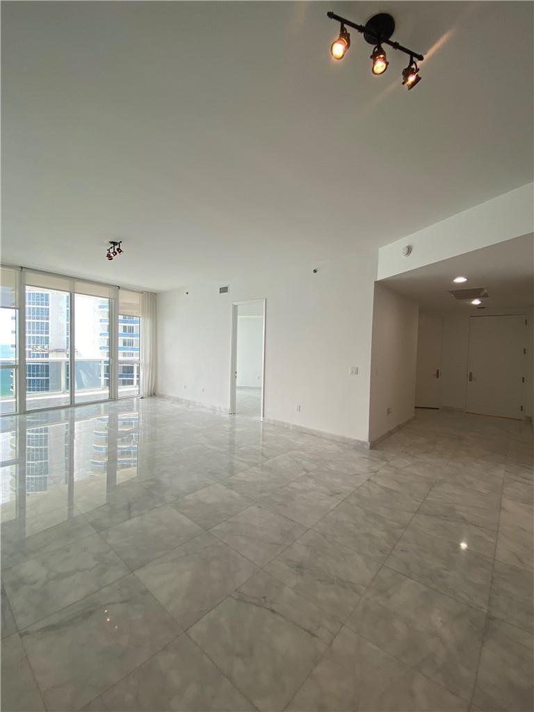 2207 3 / 3 2106 sq. ft. $ 2026-03-05 0 Photo