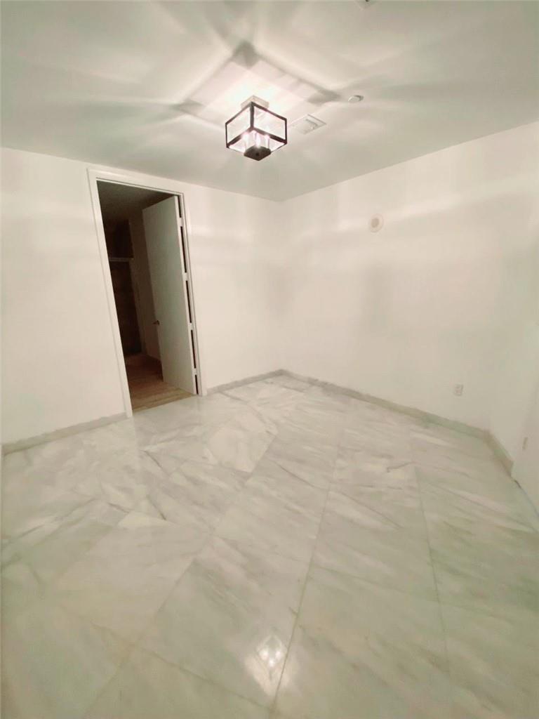 2207 3 / 3 2106 sq. ft. $ 2026-03-05 0 Photo