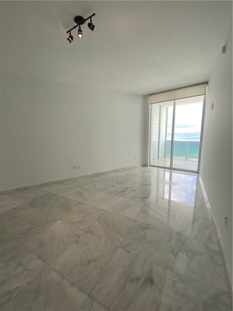 2207 3 / 3 2106 sq. ft. $ 2026-03-05 0 Photo