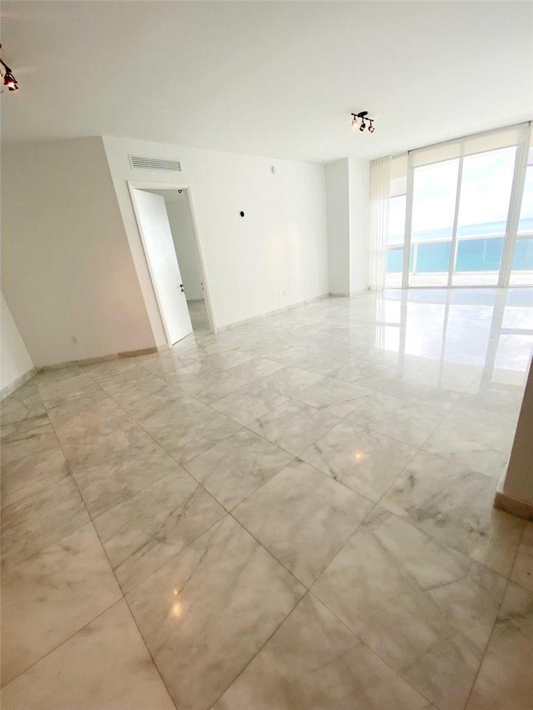 2207 3 / 3 2106 sq. ft. $ 2026-03-05 0 Photo