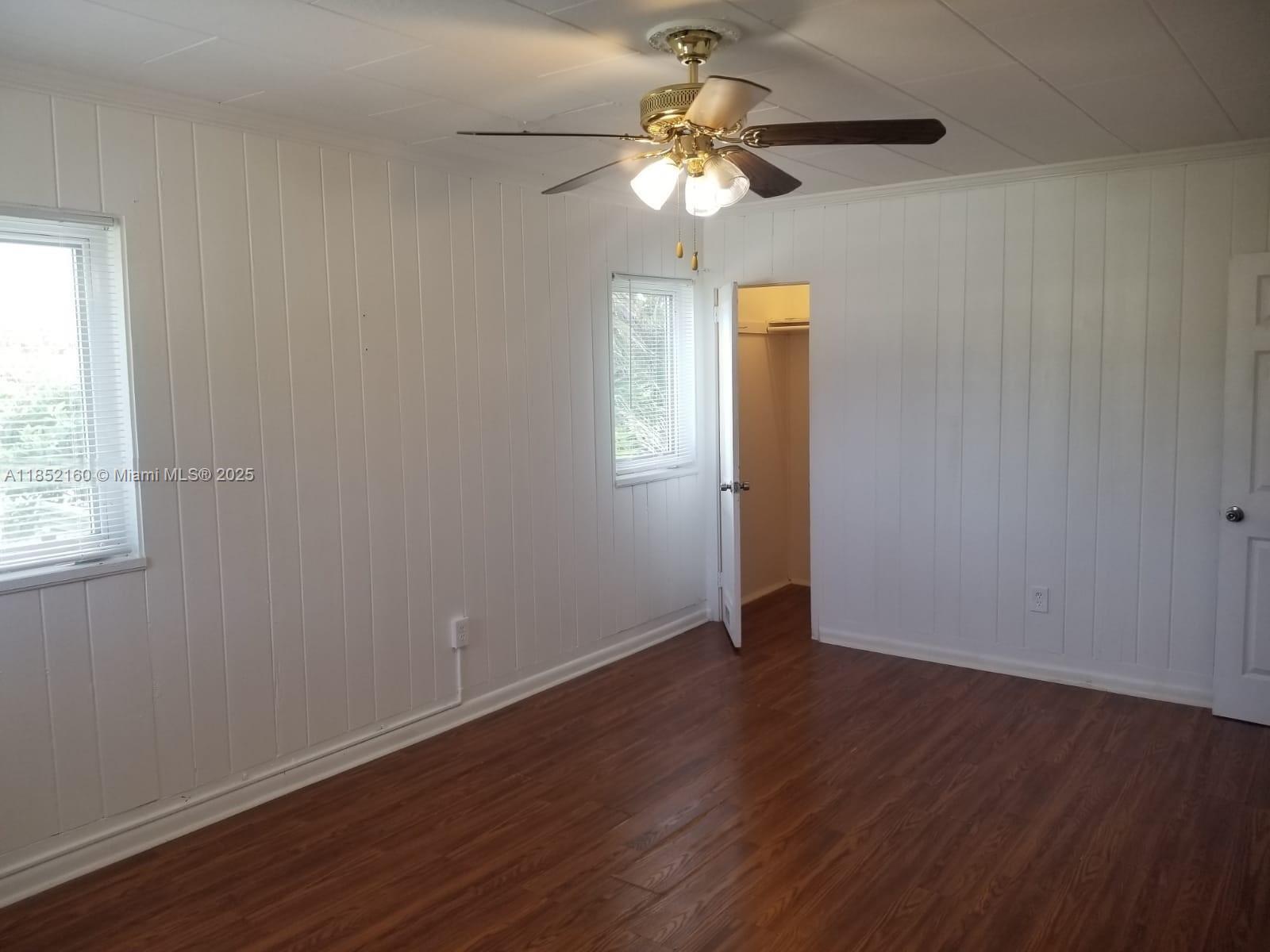 See details / 2385 sq. ft. $ 2025-08-04 0 Photo