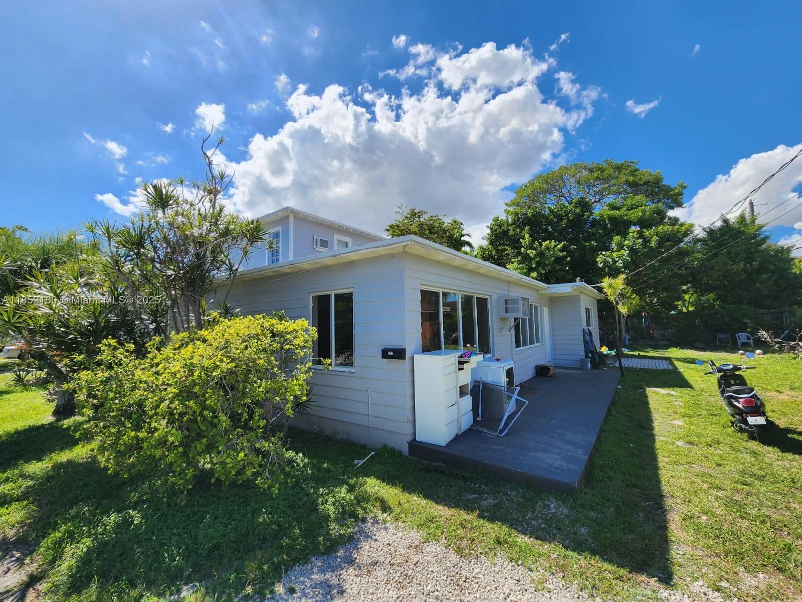 See details / 2385 sq. ft. $ 2025-08-04 0 Photo